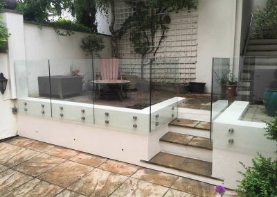 Frameless glass balustrade on Windsor terrace
