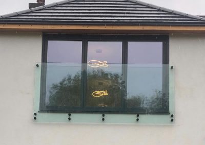 Frameless Juliet glass balcony in London
