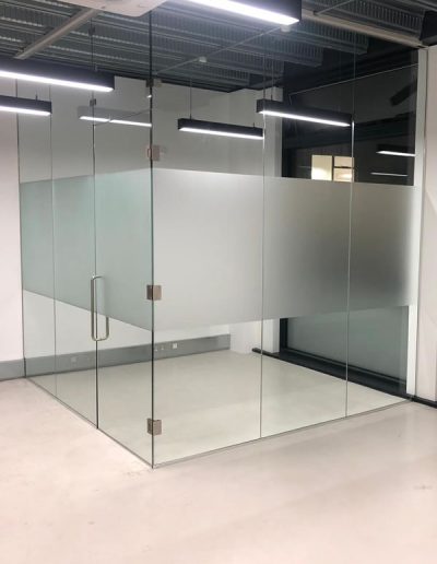 Glass partitions for commercial offices
