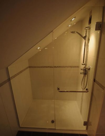 Bespoke sized shower screen