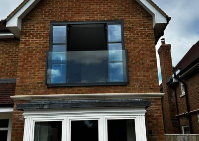 Frameless juliet glass balustrade in Buckinghamshire
