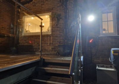 Marlow glass balustrade with post and handrail system