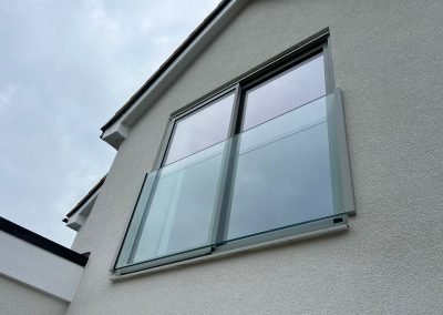 Frameless juliet balcony in Bucks